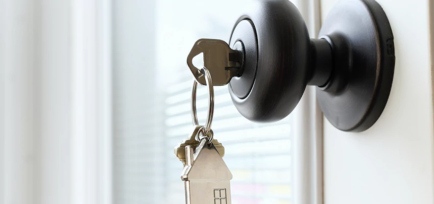 Bifold Door Knob Replacement in La Puente, California